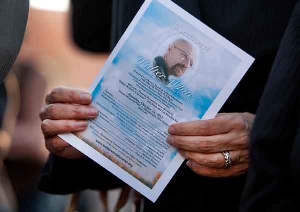 VICENews's tweet photo. "Breaking Bad" fan jailed for trying to buy ricin on the dark web: http://t.co/GrfRFdIC2l http://t.co/nuHtDNuYWc