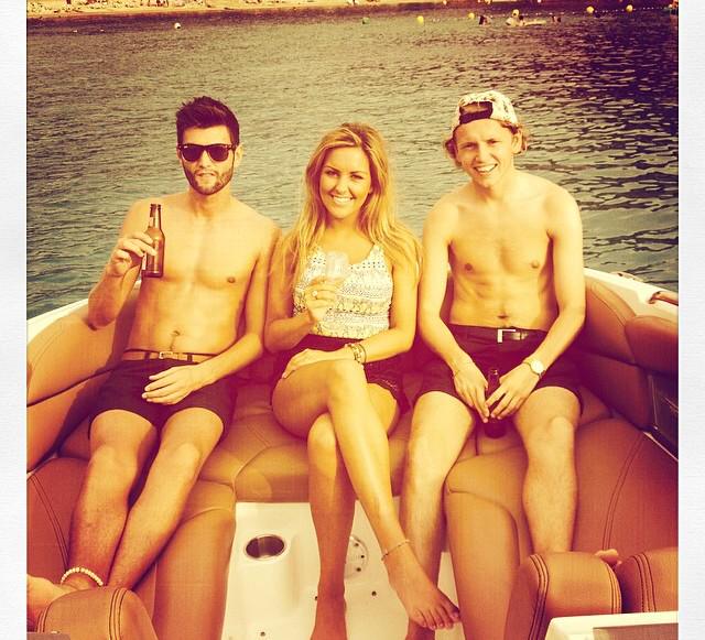 AndyJonesAJ93's tweet photo. Happy birthday to the main man @BenStain hope you have a good brother wish we were back in Ibiza for another summer👊 http://t.co/LHQk0Mk0CG