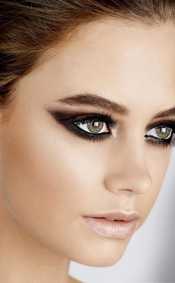 Katie_BMA's tweet photo. Our Beautiful @ZaraSparkes for @RevlonUK ! <3 http://t.co/SjopktAGMO