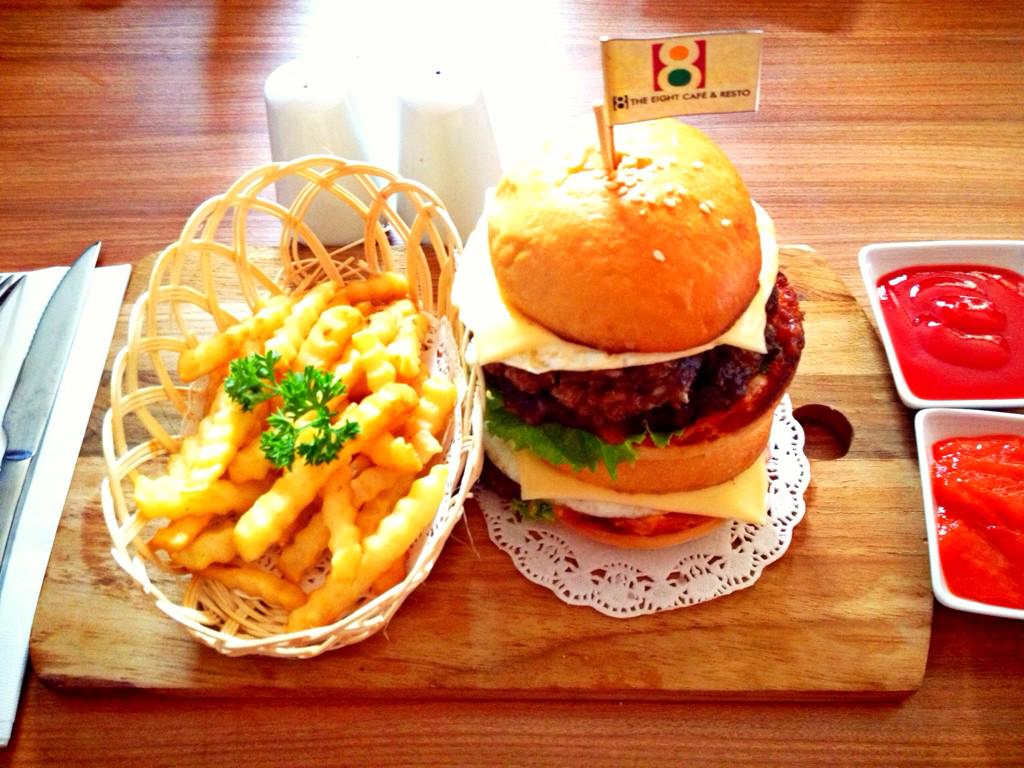 Burger Tower
Paket 75 ribu include &amp; French Fries &amp; 3 Ice Lemon Tea
Hanya di The Eight Caffe, Asoka Luxury Hotel.