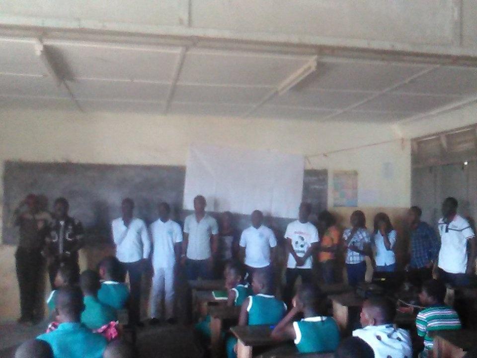 teogGhana's tweet photo. RG-UCC #teachingcomputerbasics at Duakro #NVDay2015 #Capecoast http://t.co/Yme3KyP559
