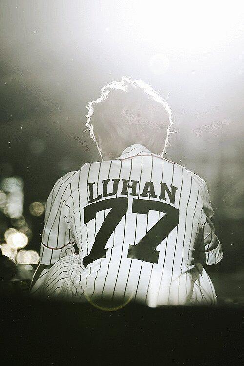 __LUHANxo90b__'s tweet photo. ✡

きみに逢えてから本当の孤独が
優しさにあると知ったよ
きみに逢えなくて夢中で生きたら
ぼくは前よりなくしてばかりいる

-

https://t.co/5qSoTYg9zy