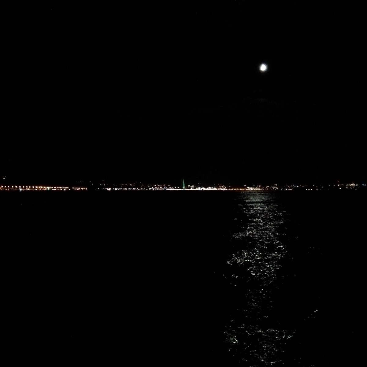 AB_Cclass's tweet image. Genève samedi soir vu du camping

#CclassCat #LittleCup2015