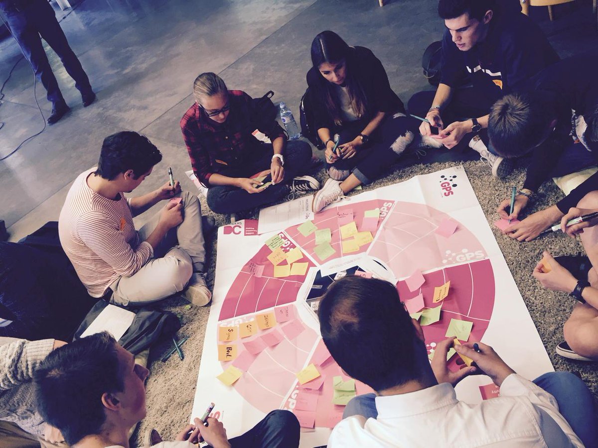 PascaleAerts's tweet photo. Full house@ThomasMoreBE #weareMEB voor #bootcampMEB @BurgelmanF http://t.co/iogpzZu5lY