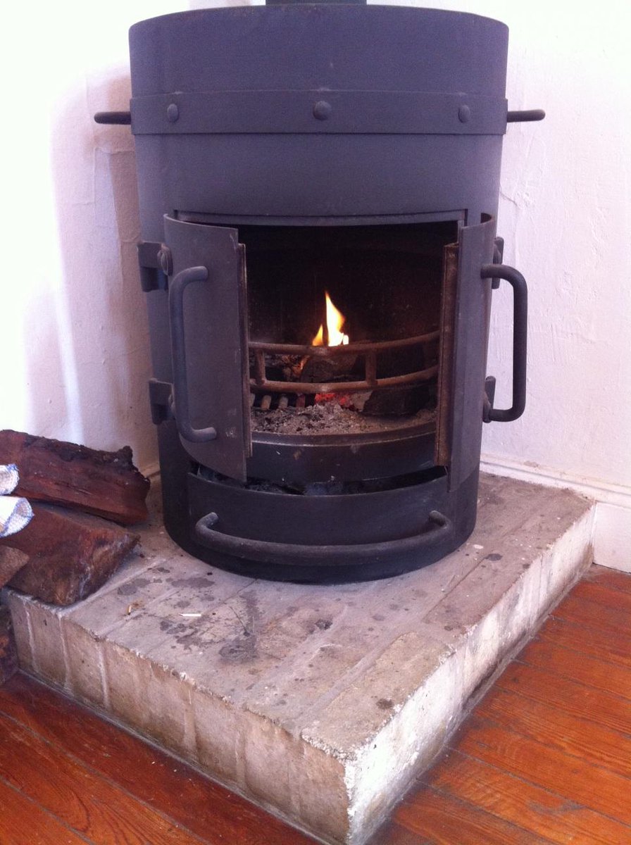 TimeOutBA's tweet image. Welcome spring! Unfortunately, the weather isn't up to much. We've had to get a fire going in the office! #primavera