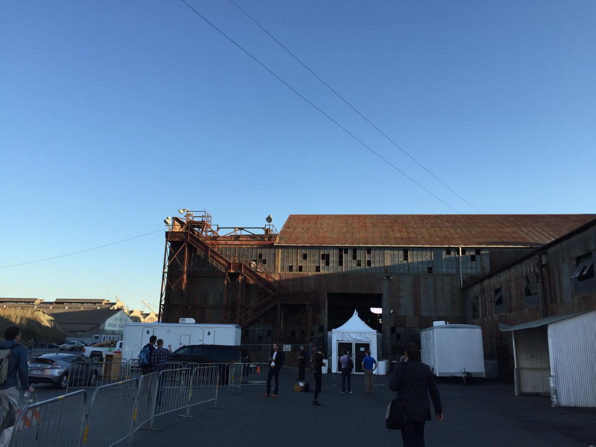 romaindillet's tweet photo. Disrupt, abandoned warehouse edition. #tcdisrupt #nuitsso http://t.co/H3TOhhxVUL