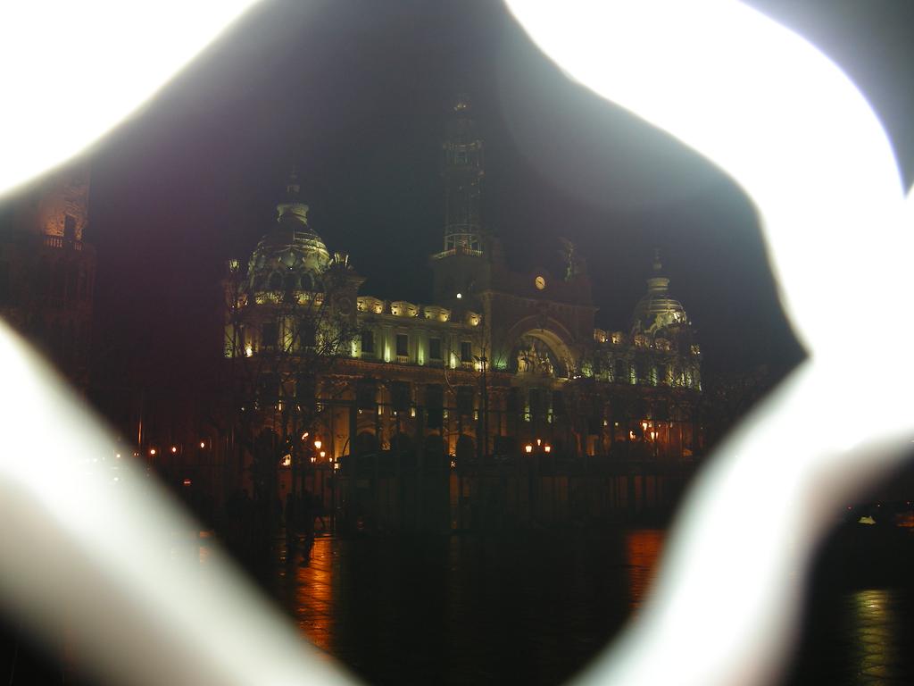 MORGAN82000's tweet photo. @FotografiaByB Mi primera icónica en #Fallas2013. 😁 http://t.co/GdMNI4OuZV