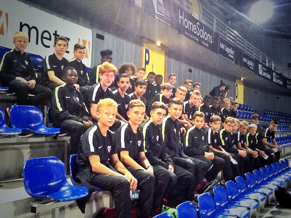 CoachBA57's tweet photo. Sortie avec la Préformation @FCMetz_officiel au @MoselleOpen #fcmetz #prefo #U15 #U14 #G2001 #G2002 #MO2015 http://t.co/9rUf8LW2cg