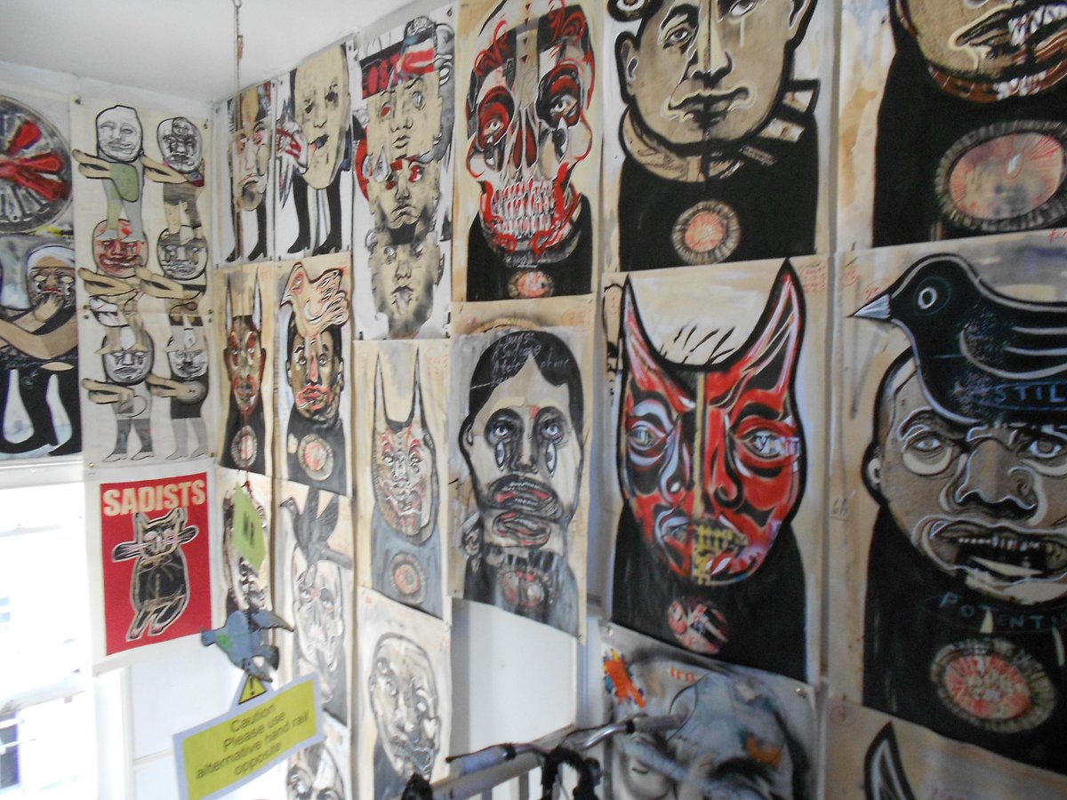DOG101sans's tweet photo. Snooping at Jim's house... #outsiderart #brighton http://t.co/mz50bUJvHV