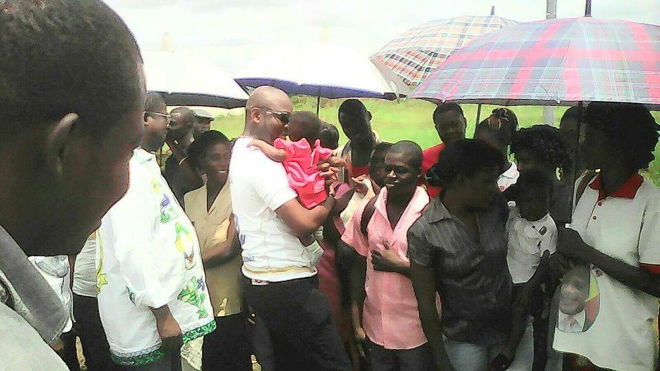 UJ_PDG's tweet photo. Échanges avec la population de #Mabanda #CaravaneUJPDG #Gabon http://t.co/xUZQb5VH2J