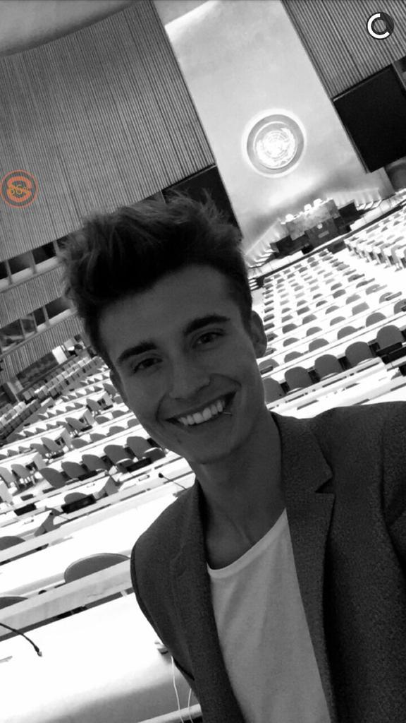 christian_love6's tweet photo. Hey everyone don't forget to follow chris collins snap chat : weekly-chris. Facebook. Twitter. YouTube 
@WeeklyChris http://t.co/a0CfACEQKp