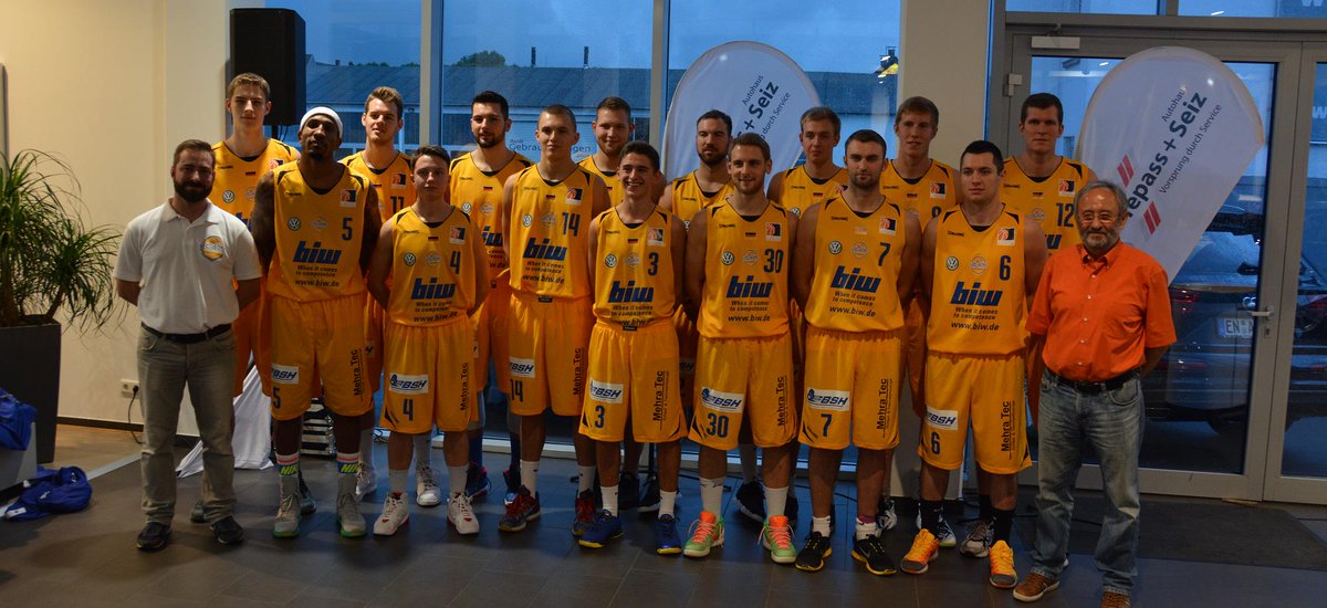 ENBasketsSchwel's tweet photo. team 2015/2016 

#basketball #enbaskets #schwelm #ilovebasketball http://t.co/rQQbpq2Z85