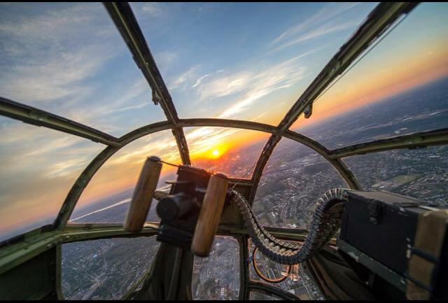 NoColoradopilot's tweet photo. Sunset out of a b25 http://t.co/j4yPEo3xD9