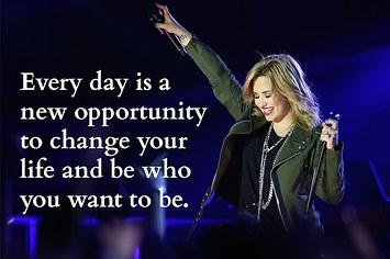 lovatic_dmz's tweet photo. Just be #Confident 😍😉😊💜 http://t.co/7mB91btEii