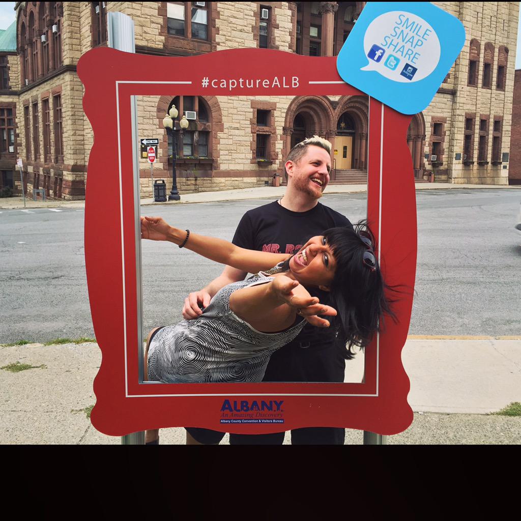 DancingReena's tweet photo. β’sat.sept.19.2015β’ #albany #adventures #exploremore #captureALB #iloveNY #peace #love #respect #NY #larkfest #smile π http://t.co/xQGqkuEVHw