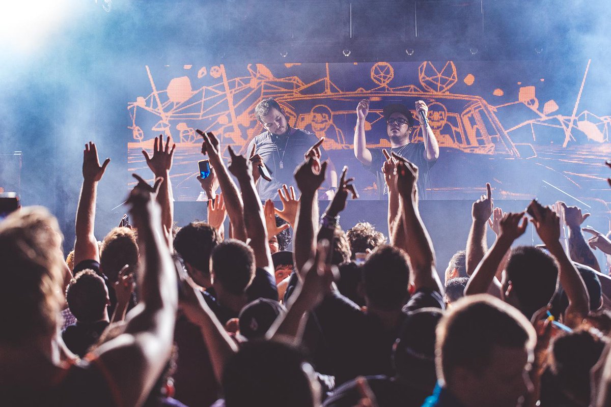 goodtimesahead's tweet image. CHEVY RIDIN' HIGH