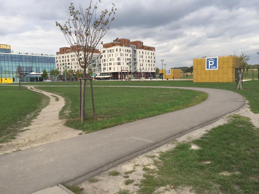 MichalKubicek's tweet photo. #UX vs. #design http://t.co/o81CFvrSGm