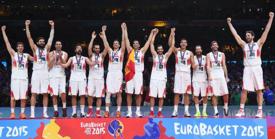 SPanishYouTOO's tweet photo. #Spain beats #Lithuania to take #EuroBasket2015 crown
vía @elpaisinenglish http://t.co/IEOU4mHoBR
@baloncestofeb http://t.co/w3KwqLEWSp