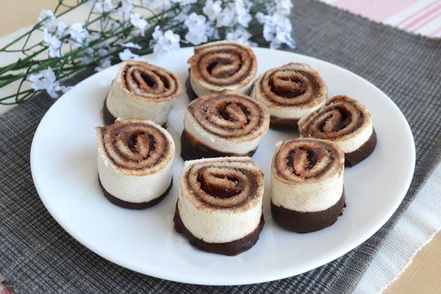 MisyaRecipes's tweet photo. Tramezzini bread, chocolate spread, dark chocolate… A perfect breakfast to begin your week!
http://t.co/YMYLxTqCSr http://t.co/TpNYPOuxcD