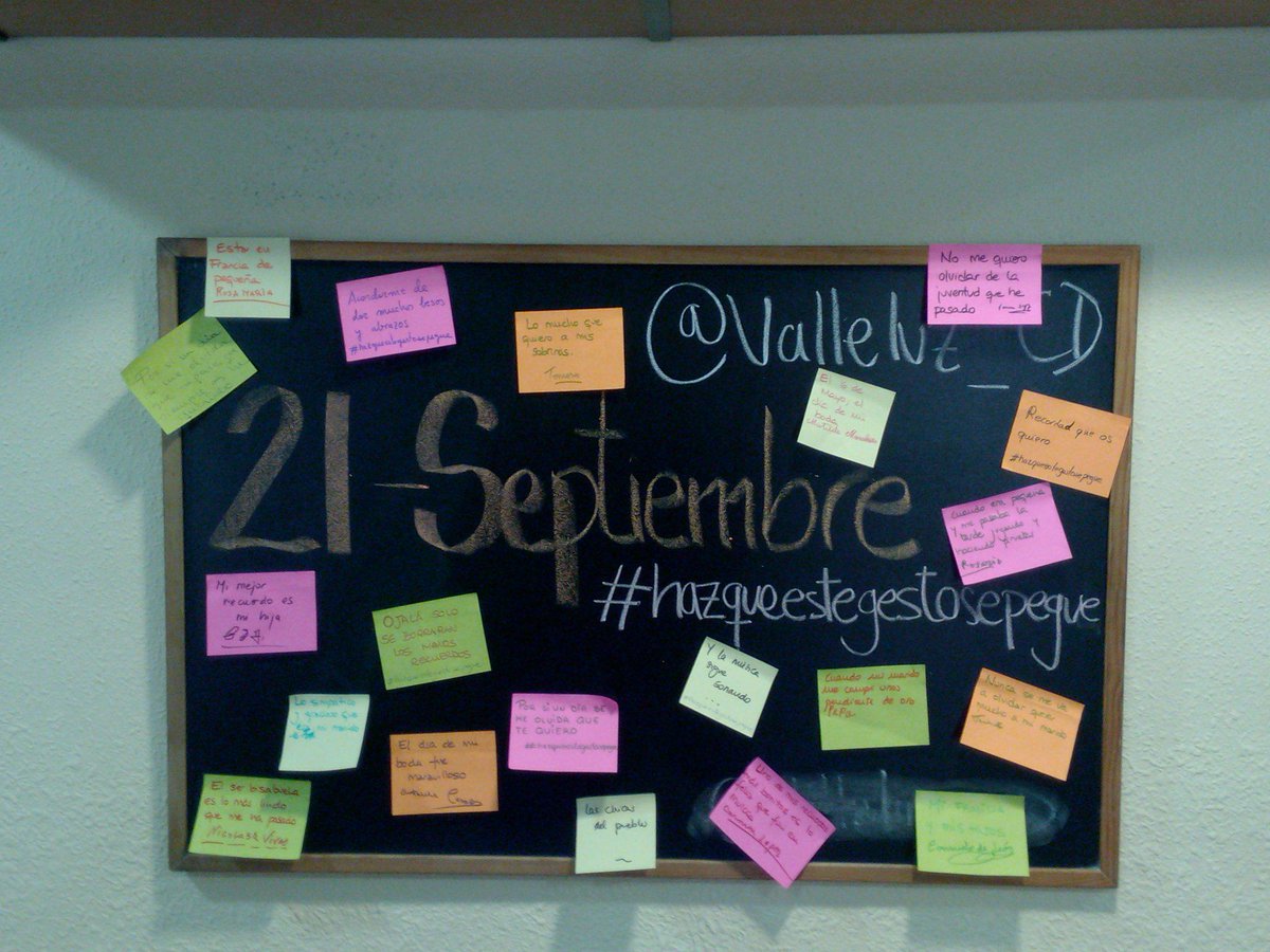 Valleluz_CD's tweet photo. #DiaMundialDelAlzheimer Nuestros mejores recuerdos #hazqueestegestosepegue http://t.co/kxdJEjM6VD