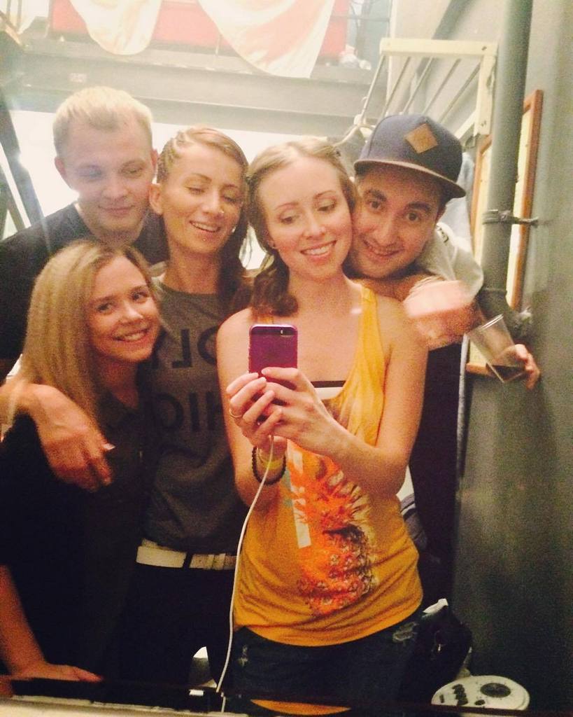 SPB_2life's tweet photo. #спб #Питер #Серёга #Машка #LadyWaks #Aalenchik #Outselect #IBWTcrew #inbeatwetrust #ibwtpeople 😙 by aalenchik #spb http://t.co/YffPCqpMFl