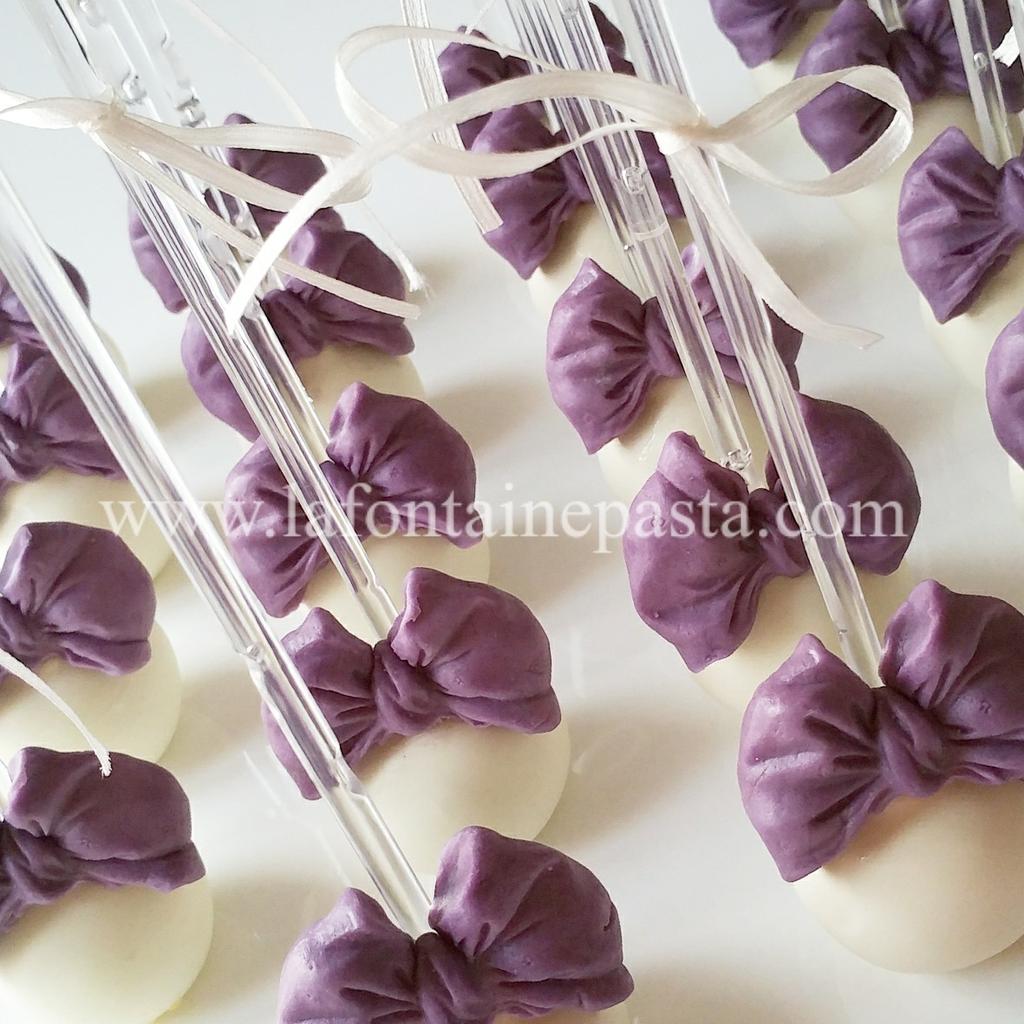 AyeHosman's tweet photo. Cakepops 💜����💜 #cakepops #lafontainepasta #istanbul #butikkurabiye #butikpasta http://t.co/VPKfQQezfT