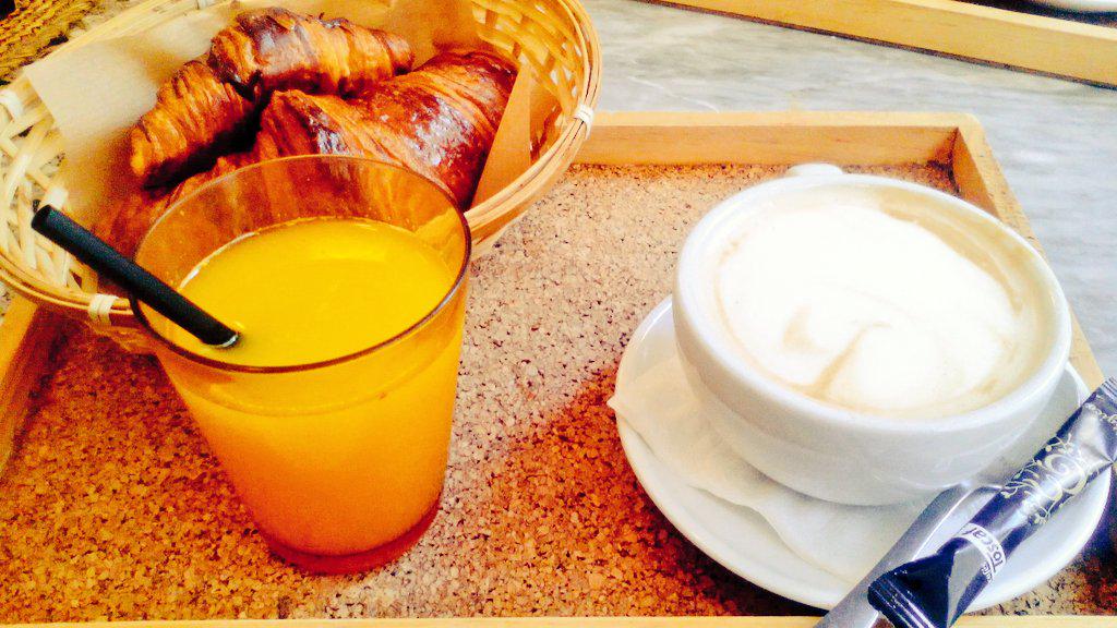 SamuelCastilloo's tweet photo. Empezamos el día!!! Cogiendo energía a tope! http://t.co/kMhrla0Tnx