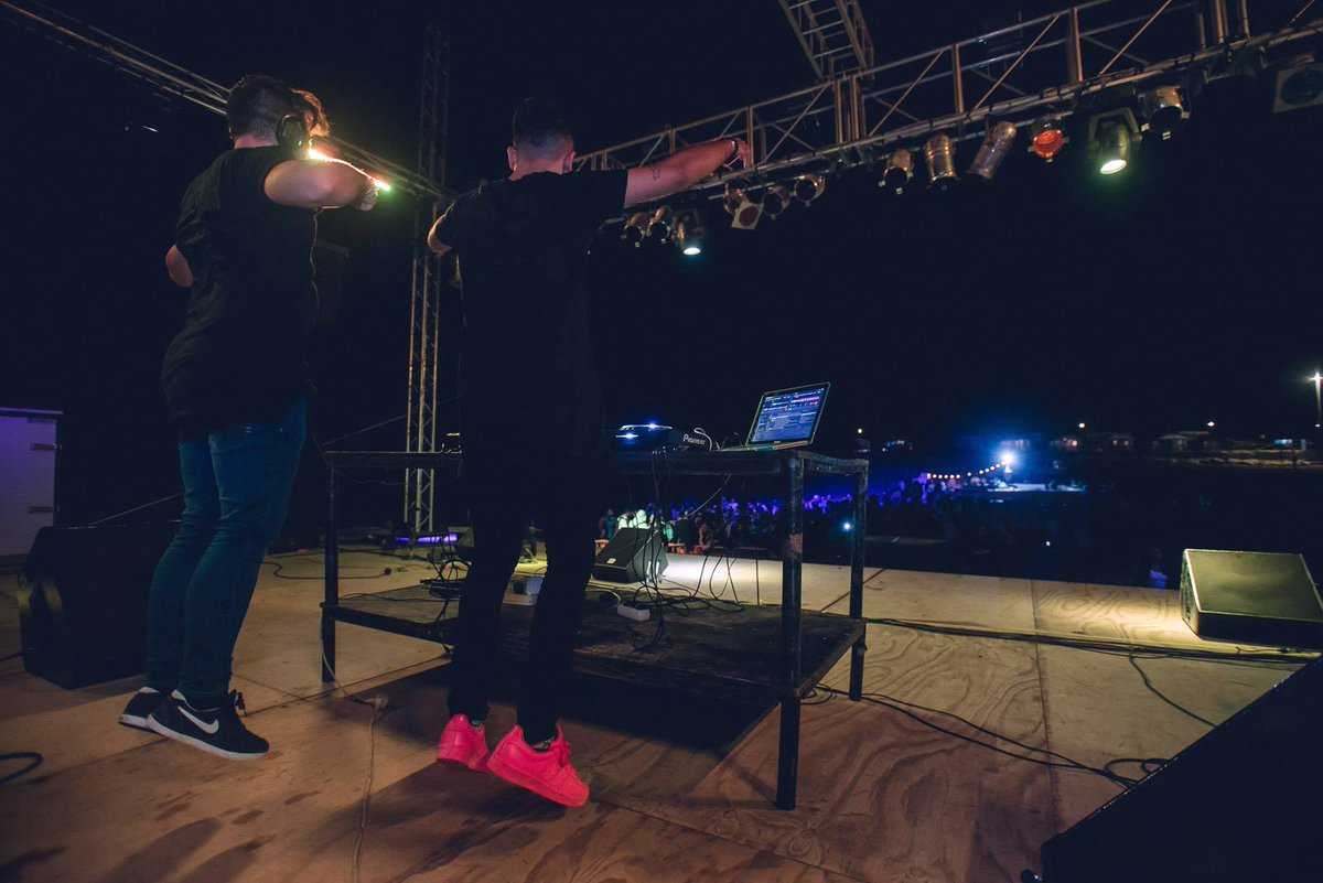 _sherryfino_'s tweet photo. Gracias al calor que recibimos en @elephantfest y al trato de la organización. Foto por @Amado_Lf #BLCKMMB http://t.co/udjiOYNhQp