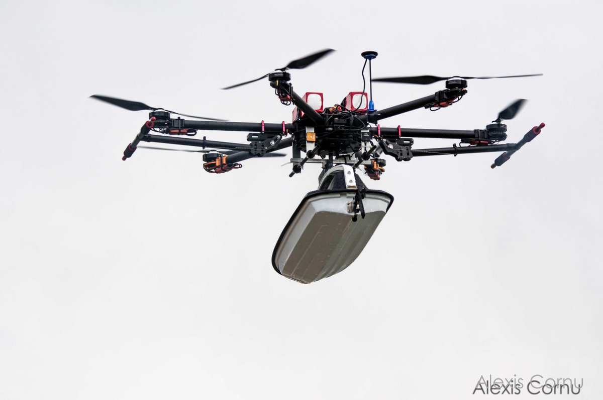 Drones_RA's tweet photo. Les #drones : n.m. Objet connecté qui va changer nos vies ? Répondez à cette question le 9oct http://t.co/Y5VuyWntU7 http://t.co/CwsdPRiH7z