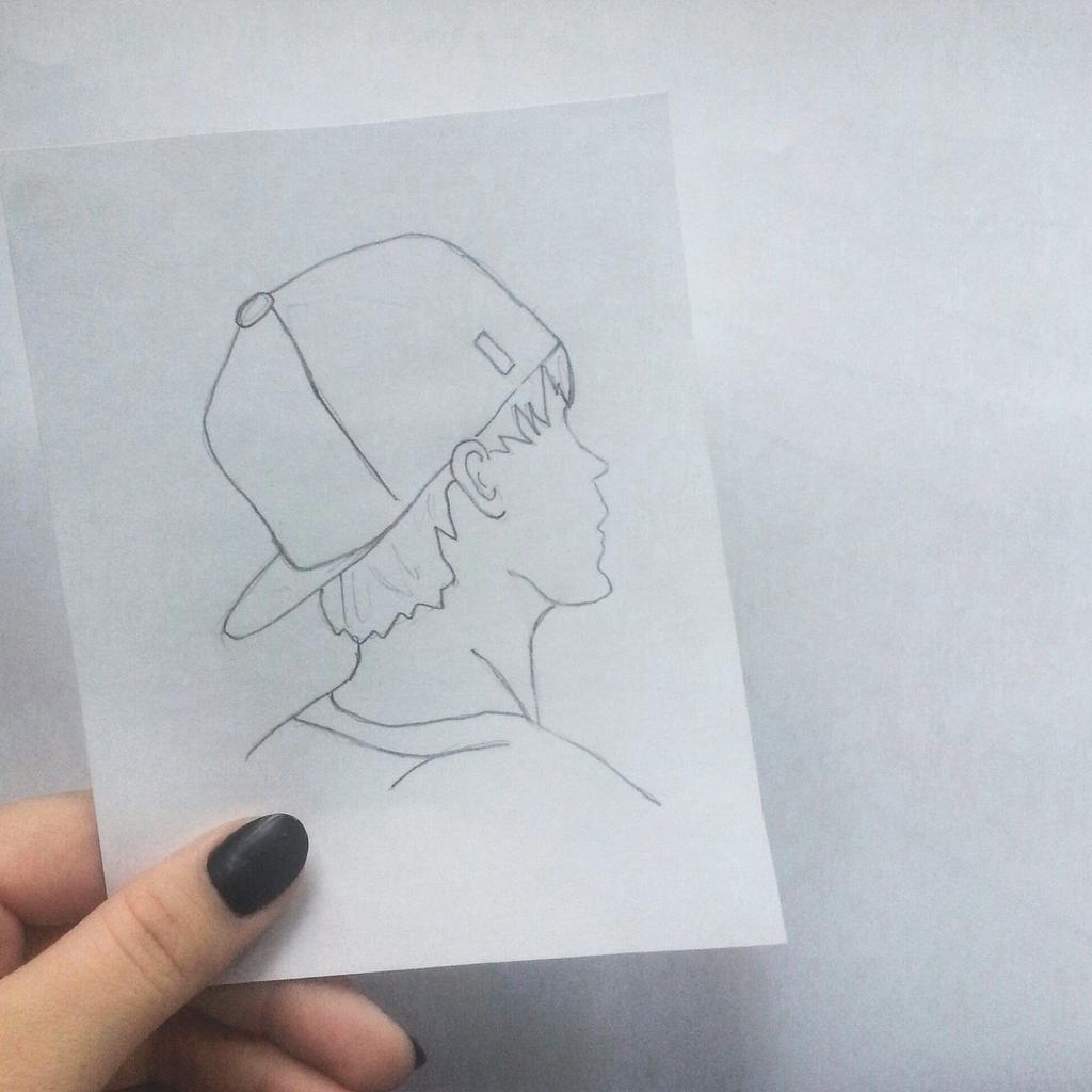 mawesos's tweet image. это тип Люк 
#EMABiggestFans5SOS