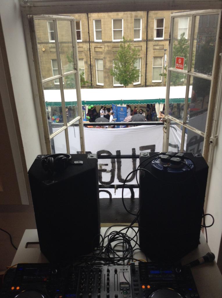john_gibby's tweet photo. Last minute set on the @LeedsUniUnion balcony..more in @terraceluu tonight from 9 #LSRdoesFreshers #AllAboutFreshers http://t.co/dExs2AImGK