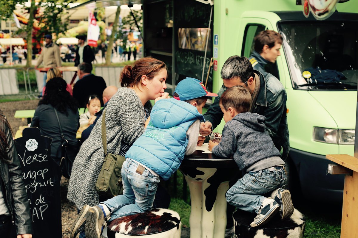 Pruuft's tweet photo. Wat was het @Pruuft Foodtruck Festival 2015 afgelopen zaterdag &amp; zondag gaaf hé?! Bedankt voor jullie komst! http://t.co/VtsoPHSifC