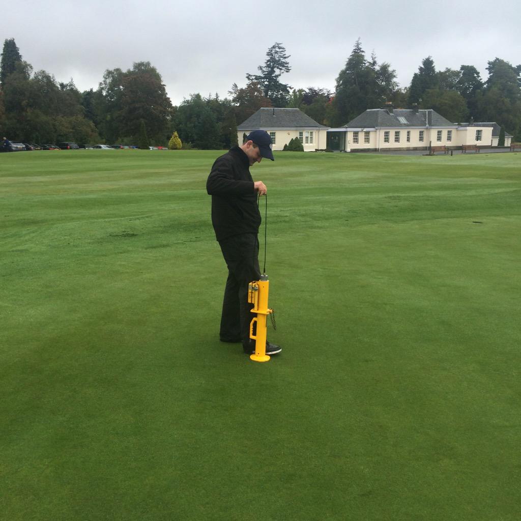 GavinSpeedie's tweet photo. Nice to have Richard from @striturf visiting....collecting some data 
#sandsandsand
#progress
#niceresults http://t.co/qP8jyWmDTh