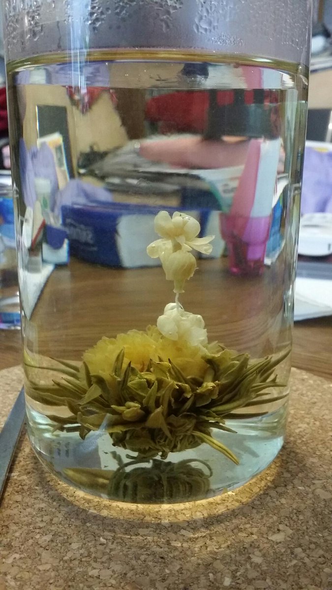 Aroukara's tweet photo. Jetzt muss es nur noch schmecken. *.* #Teeblume http://t.co/JwpVcJ7nnW