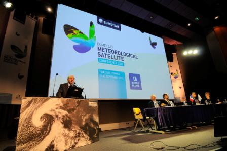 eumetsat's tweet photo. #EMSC2015 Opening plenary with Alain RATIER, Director-General, EUMETSAT http://t.co/lVWNgIYGW0 http://t.co/M7j6DGxWQv