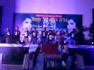 pariaman_queen's tweet photo. 2 Years Ago, Moment yg Tak terlupakan @Queenofbeee @QueenLoversPdg @QueenloversBkt @QueenloversBkt ♥ http://t.co/Y3tYtxYkma