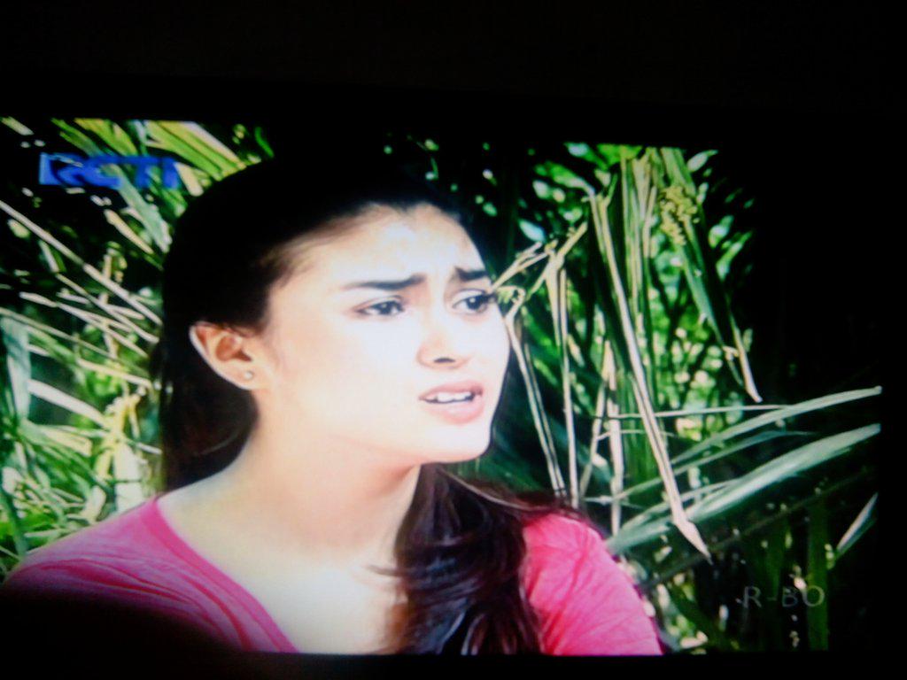 janvik66's tweet photo. @aryanifitri24 @marcellabella_ cantik semua duh ga bosan liatnya 😍😍😘 http://t.co/SpiC6qF3av