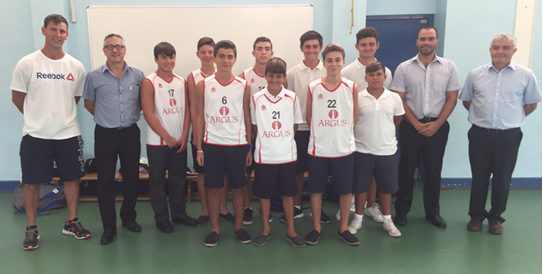 5point_4's tweet photo. http://t.co/avgHJorizM #ArgusInsurance and their partnership with #BaysideBasketball
#5Point4 #YouthDevelopment http://t.co/GWualLUw2m