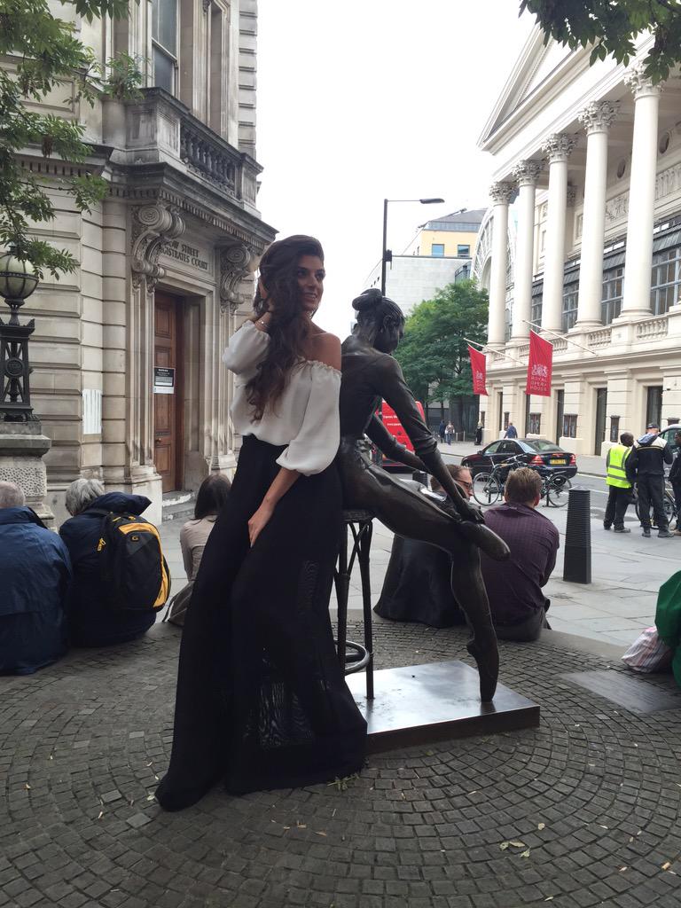 startafashionco's tweet photo. A couple of today's looks @fixagents @BasharatyanV #lfw #FashionWeekDayOut http://t.co/RMYzuL5opA