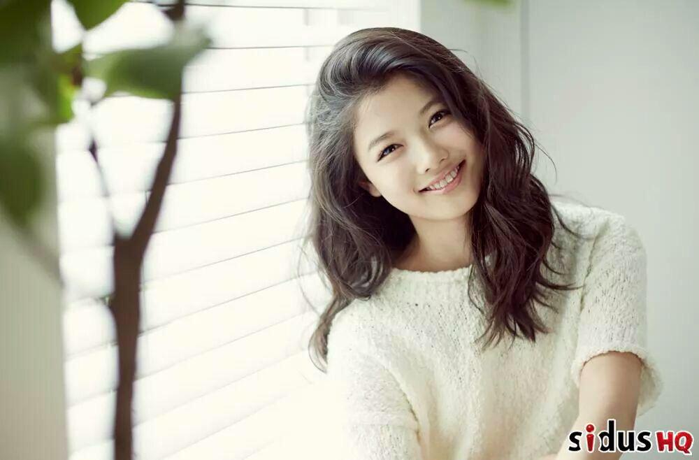 Happy birthday to actress Kim Yoo Jung! 