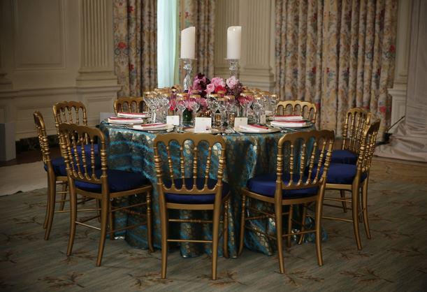KenRoth's tweet photo. At White House dinner for Xi, leave empty chairs for Chinese dissidents who can't be there. http://t.co/byF8FkPAuz http://t.co/gVVaDpYPtm