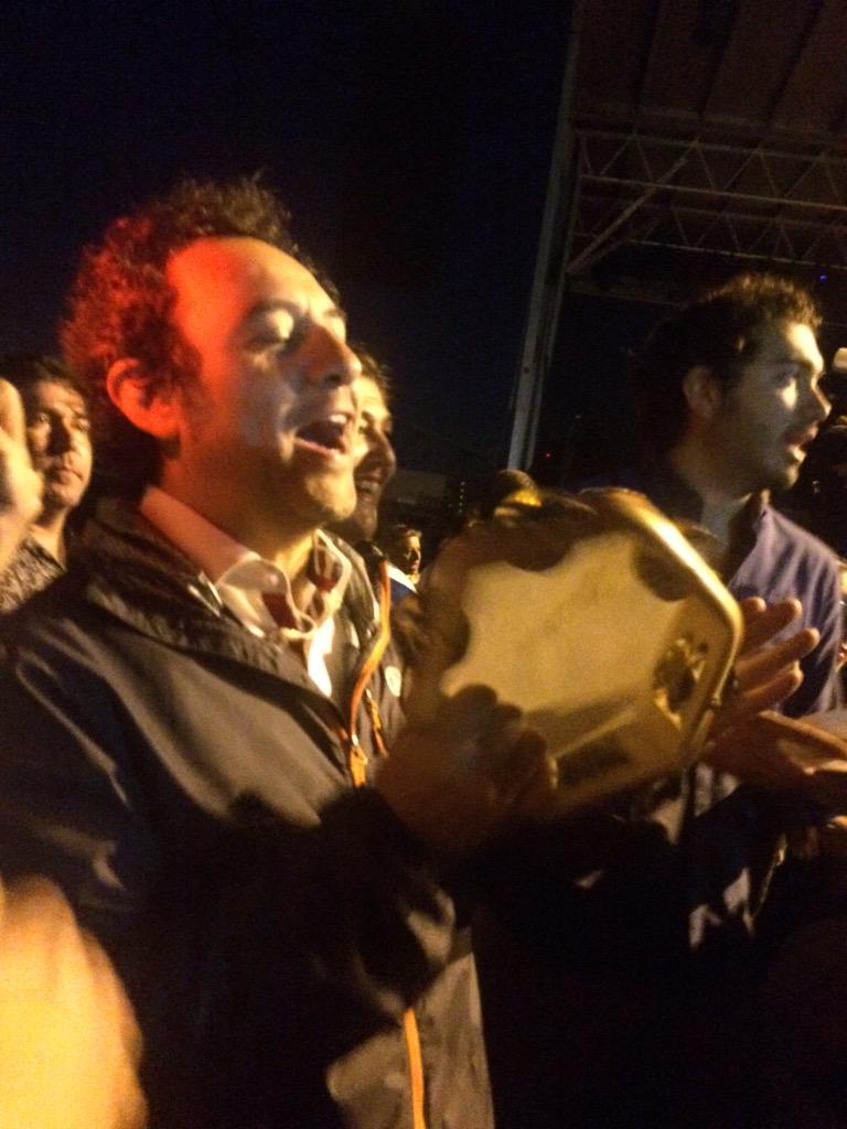 godoykoke's tweet photo. @dmunoz_actor lamento mucho lo ocurrido en Newark ayer, tú y tu gente no se merece eso. Gracias por tu compañía. http://t.co/HnDnvbeifC