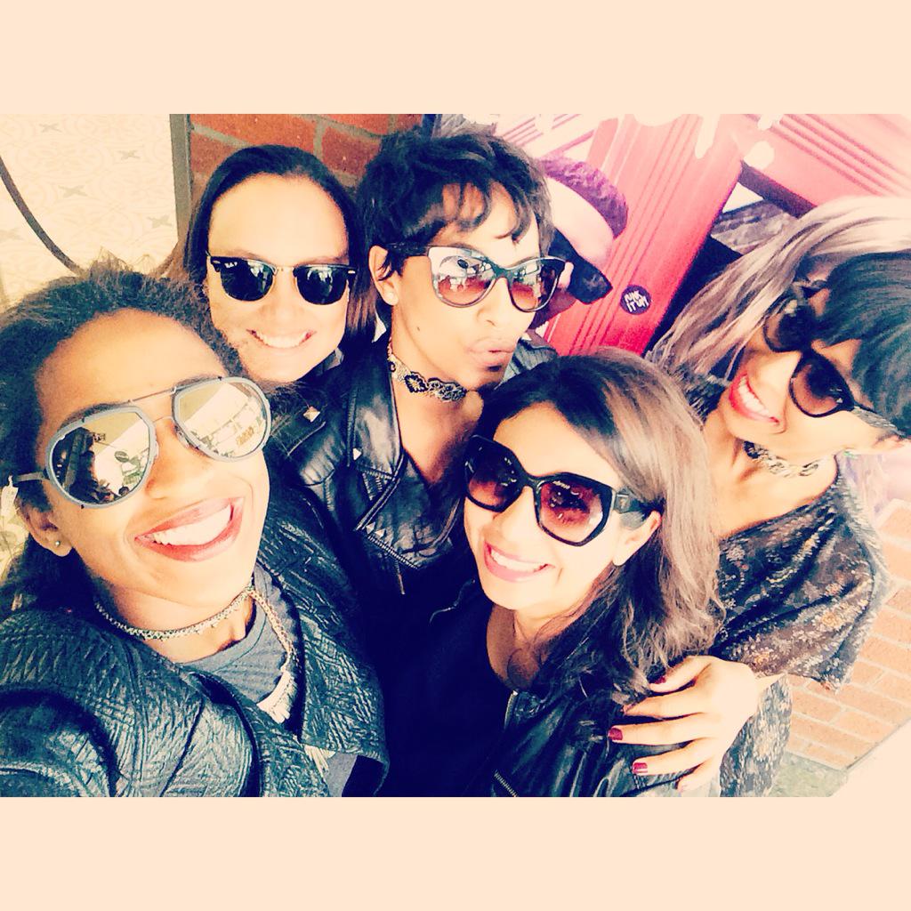 Chanel_Ponto's tweet photo. Love. My fav girls. ✌️💝 #punkitupsa http://t.co/aAFrN6zKHE