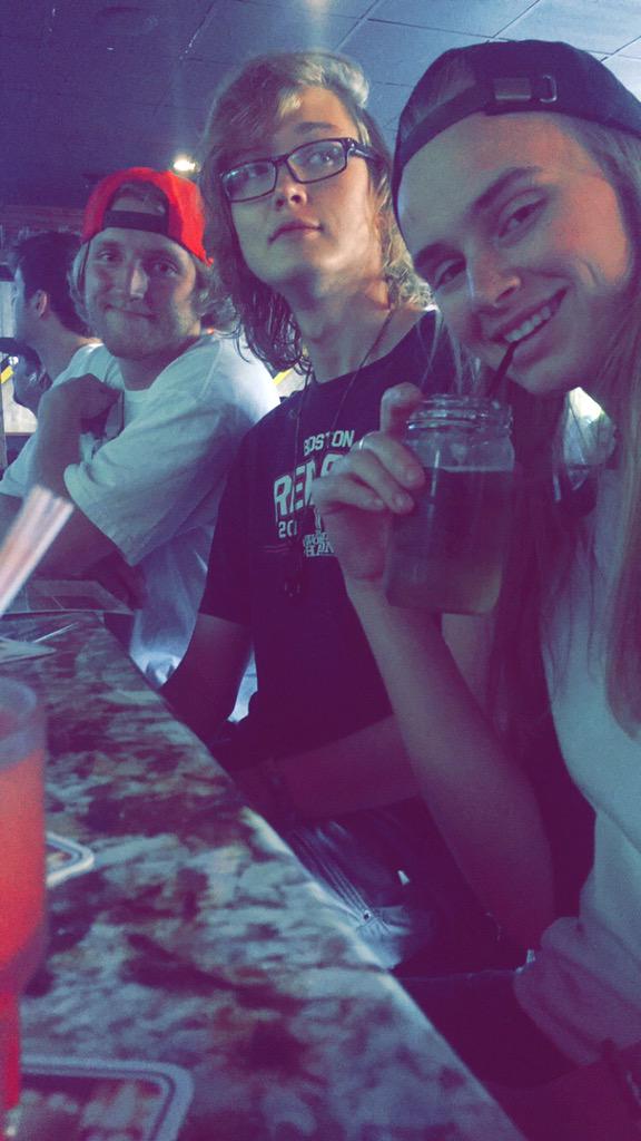 Jspencee13's tweet photo. Glad I got to hang with these fools for the weekend, hope you had the best 21st🎉 @Onelovelacrosse http://t.co/p2eGmVcXC4