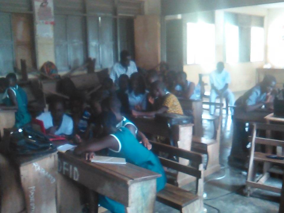 teogGhana's tweet photo. Students learning how to format #NVDay15 #TeoGgh #Capecoast #Duakro http://t.co/jd1ZRdOa4a