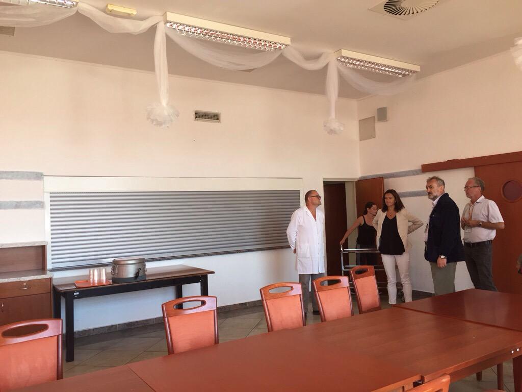 tfajon's tweet photo. [FOTO]: V namestitvenem centru v Logatcu prazno in vse lepo pripravljeno za prihod novih ljudi #begunci http://t.co/p09bIr3jVV