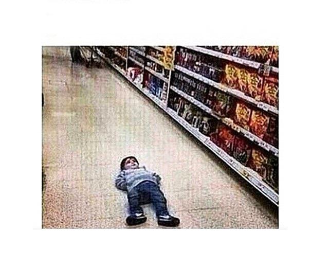 tayubdar's tweet photo. When I was Kid...
MOM: can I have this?
MOM: No!!!
ME
#RememberOldDays https://t.co/wdT2e2PJBf