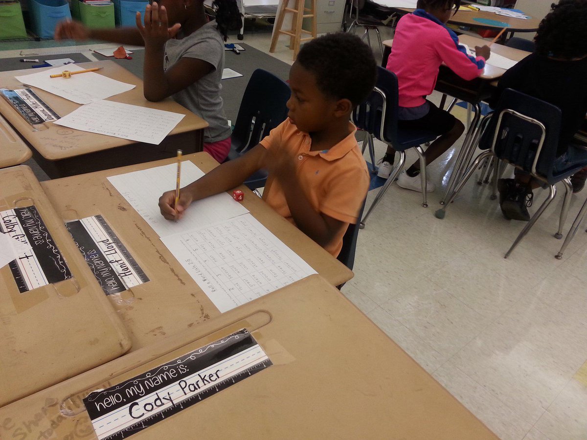 KristinaKochi's tweet photo. “@Colicchio34: Our first day of word work practice! @gailandjoan http://t.co/r5KGAR2JtQ”#ColonialDaily5
