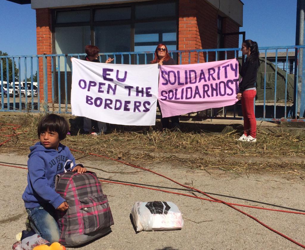iBabarBaloch's tweet photo. Outside the Opatovac transit centre in #Croatia as the young Syrian refugee came out of the bus w/family #Europe http://t.co/mqWSEmOCoa