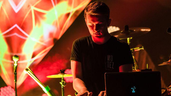 RollingStone's tweet photo. Hear Disclosure's new synth-heavy song "Echoes" http://t.co/ZbRR4c4Ybn http://t.co/jwaTLmmspz